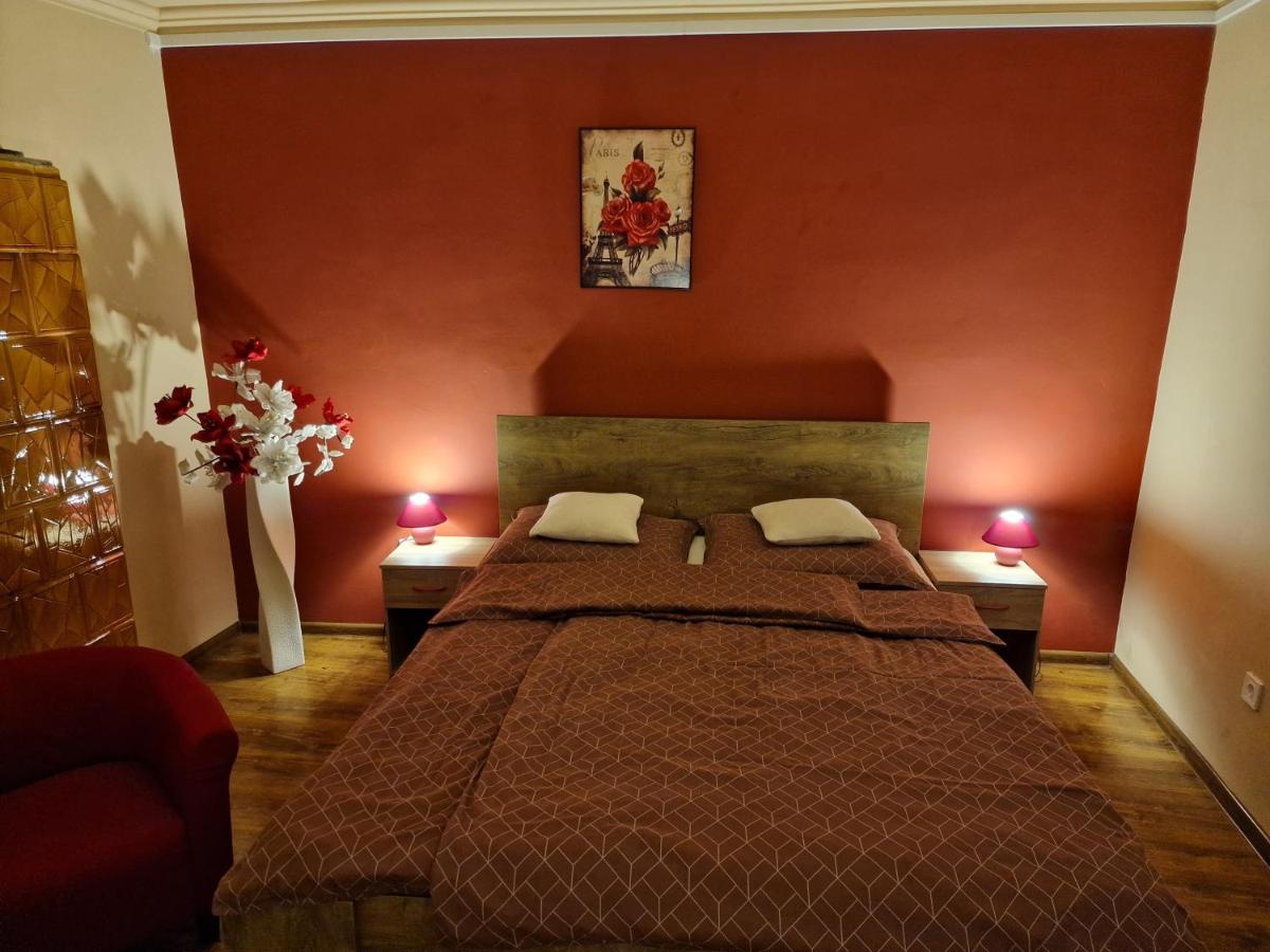 Mátyás Apartman - B&B Tata