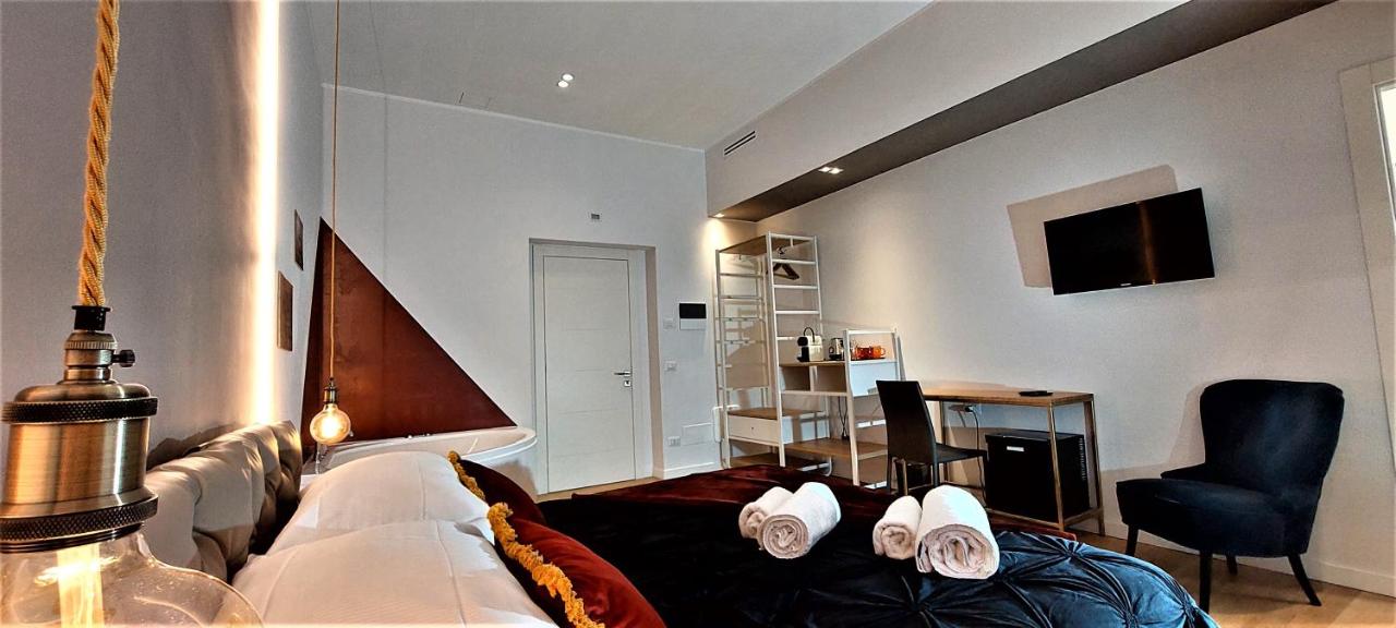 King Room with Spa Bath