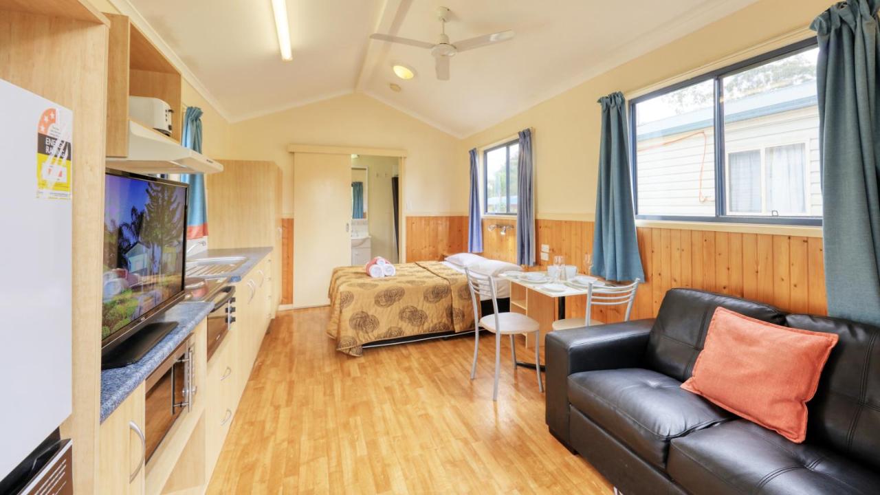 Deluxe Double Room with Shower