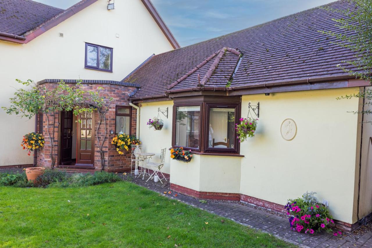 B&B Tenbury Wells - The Cottage On the Common - Bed and Breakfast Tenbury Wells