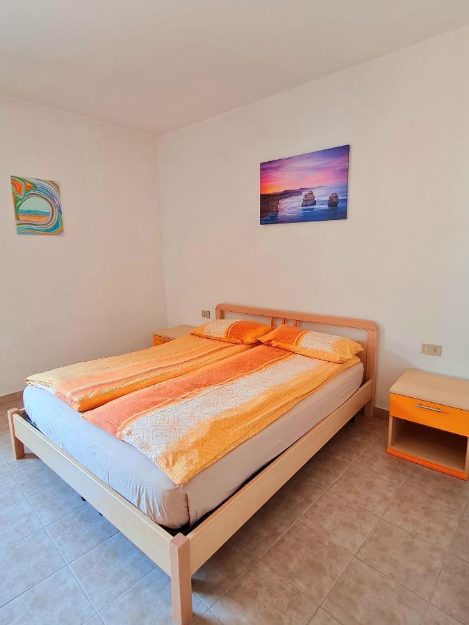 Apartment with Lake View