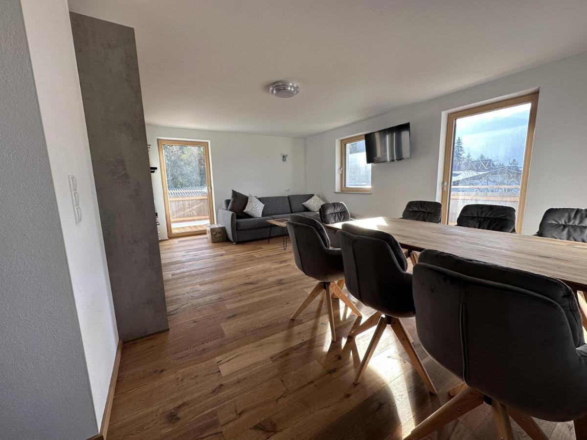 Three-Bedroom Apartment with Shower