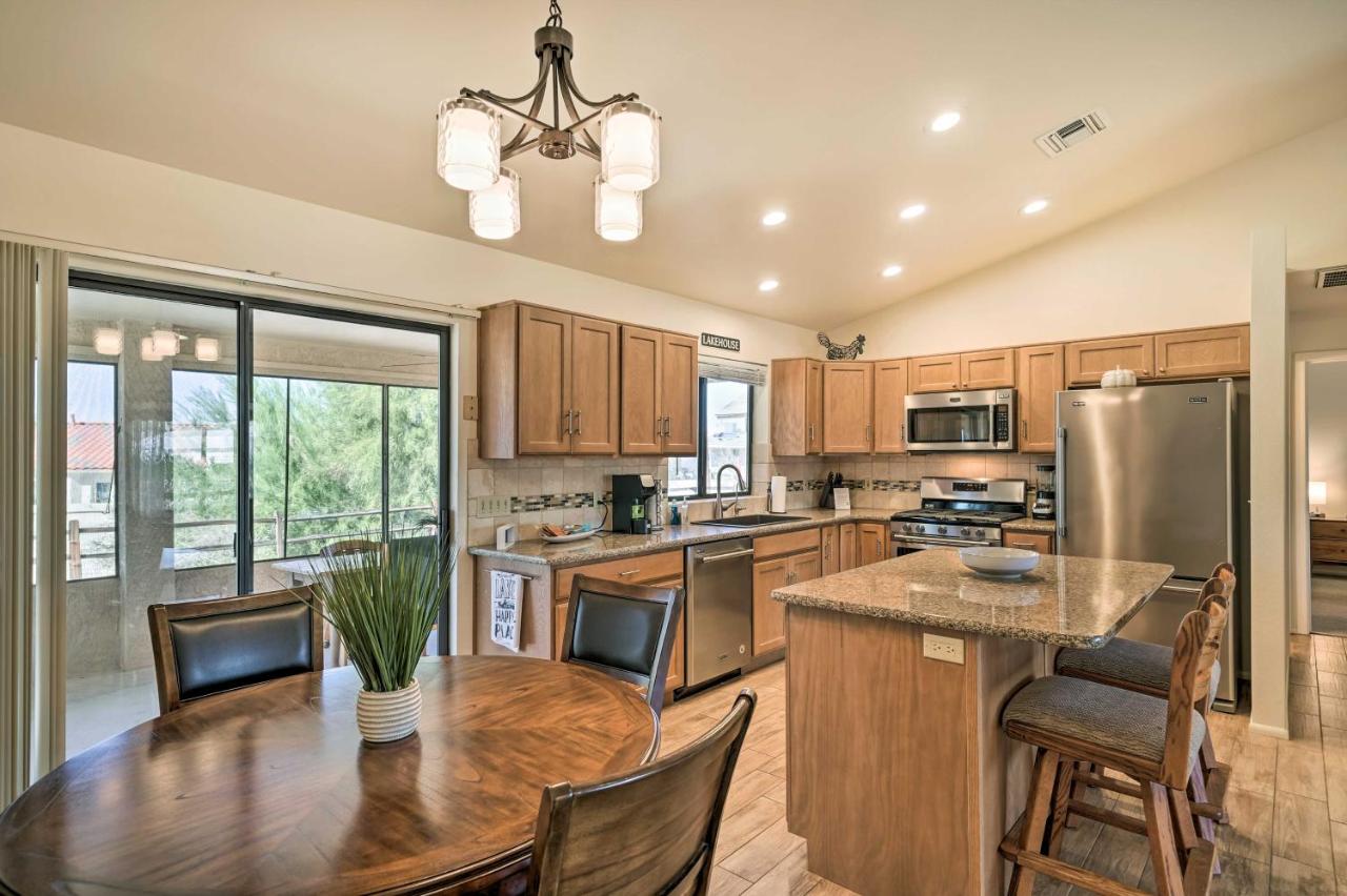 Game Room and Mtn Views Lake Havasu Escape! - Chambres d’hôtes