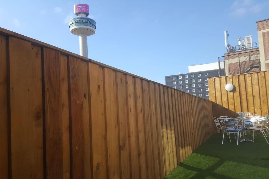 City CTR Penthouse - rooftop bar, sleeps 19 - B&B
