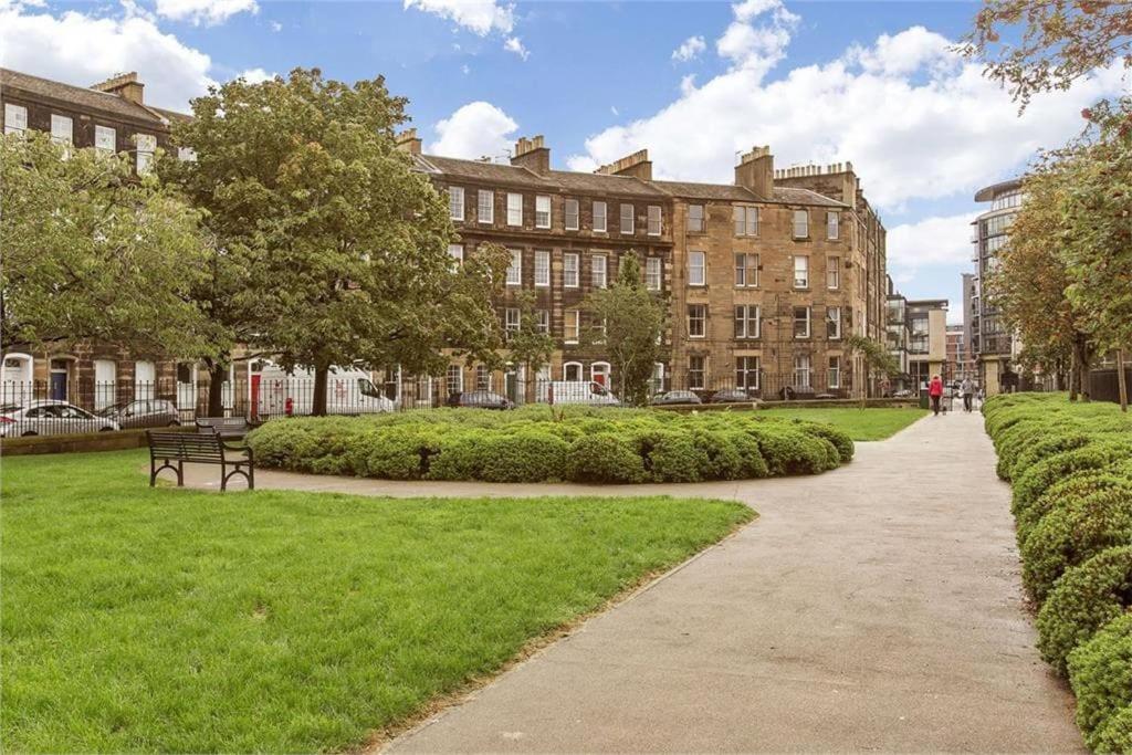 1 Bedrooms Flat in Central Edinburgh Haymarket, Heart of Edinburgh Flat Sleeps 4 , - B&B Edimburgo