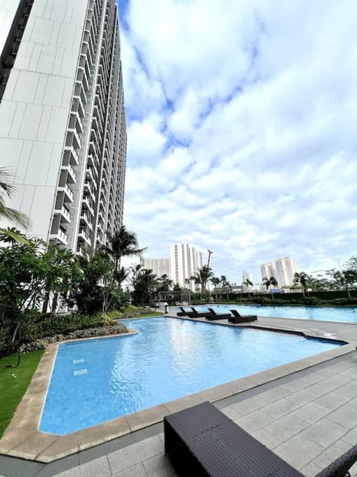 DayInn, Skyhouse BSD Lux and Homey Studio, near AEON BSD and ICE BSD - Bed and Breakfast