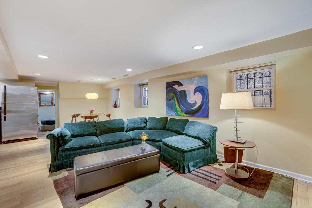 Relax in Winter Park - You Will LOVE the Garden Access and the Classic, Comfortable Feeling apts - B&B Chicago