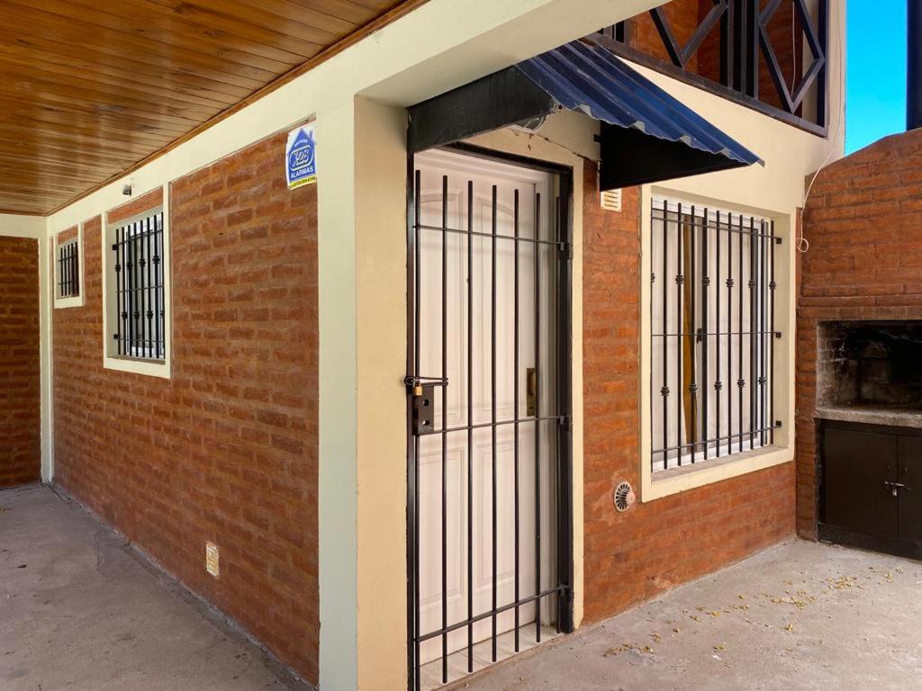 Complejo Anita 07 - Bed and Breakfast Las Grutas