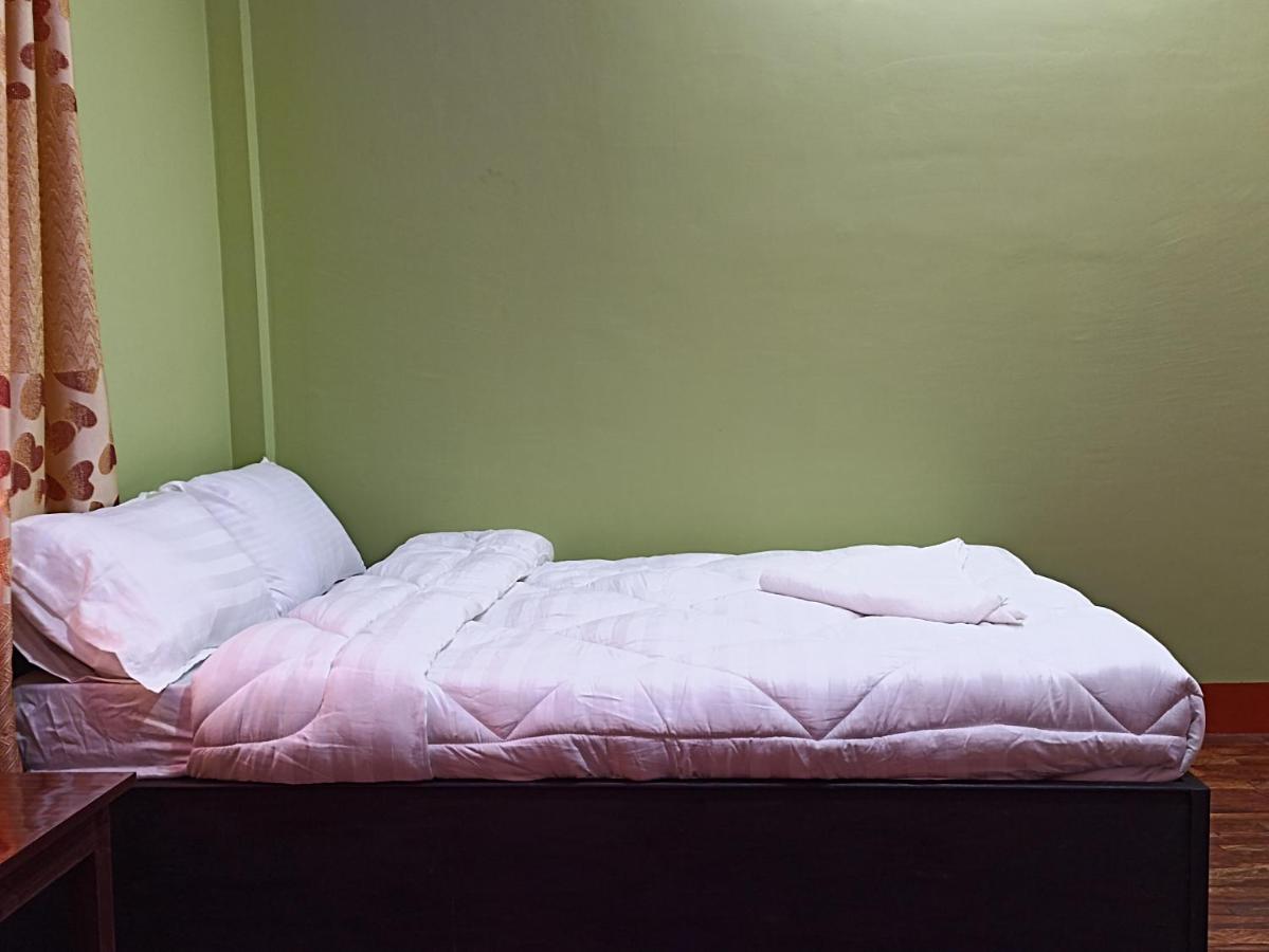 Dubochaur Rest house & homestay - B&B