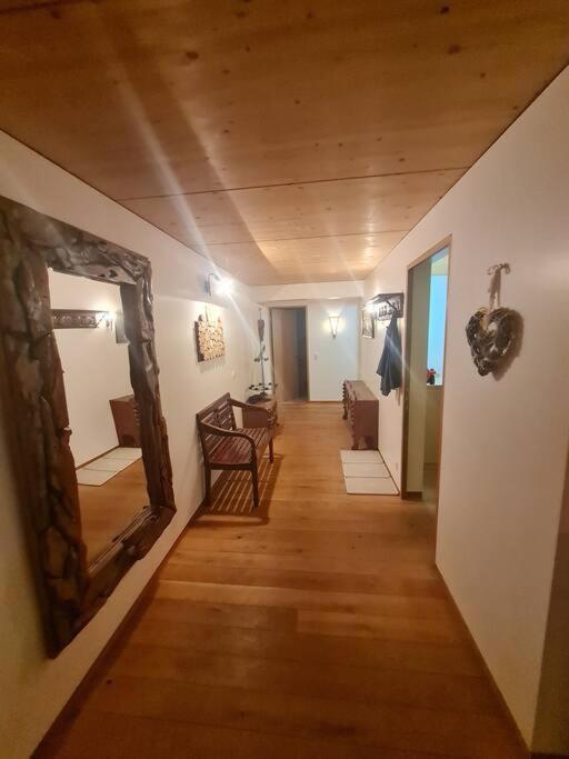 B&B Dornbirn - Großzügige Ferienwohnung am Skigebiet Bödele mit Rheintalblick - Bed and Breakfast Dornbirn