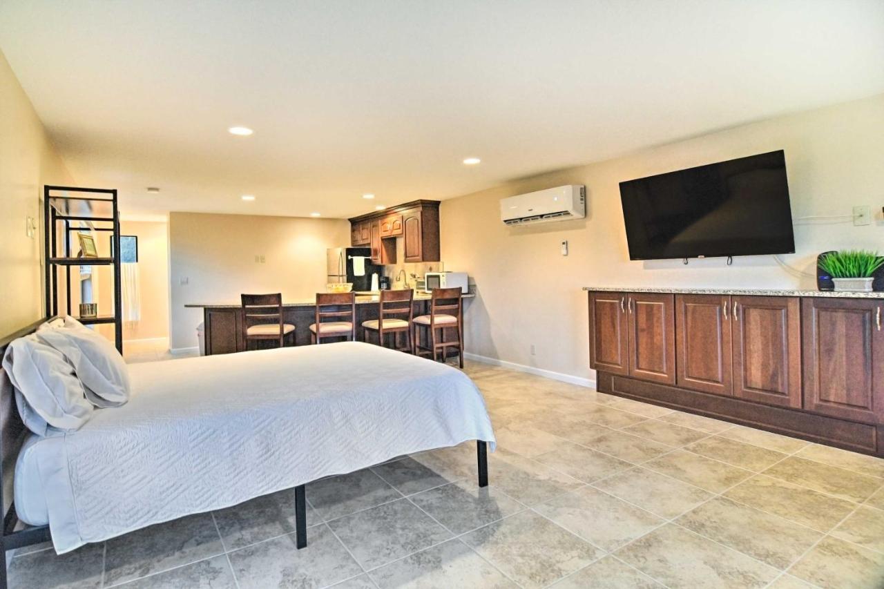 On-Site Pond Sleek Largo Studio Less Than 7 Mi to Beach! - B&B