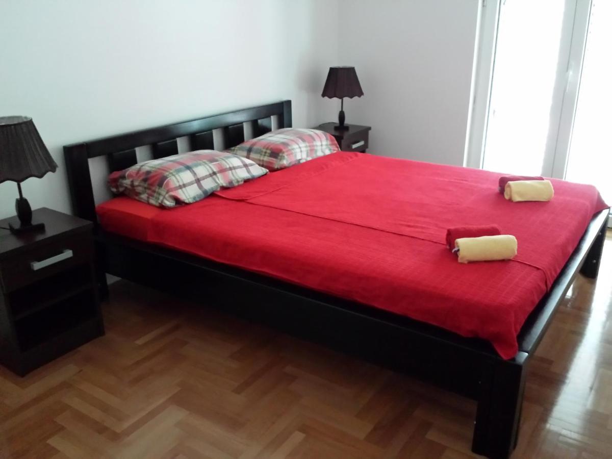 Comfort One-Bedroom Apartment with Terrace and Sea View