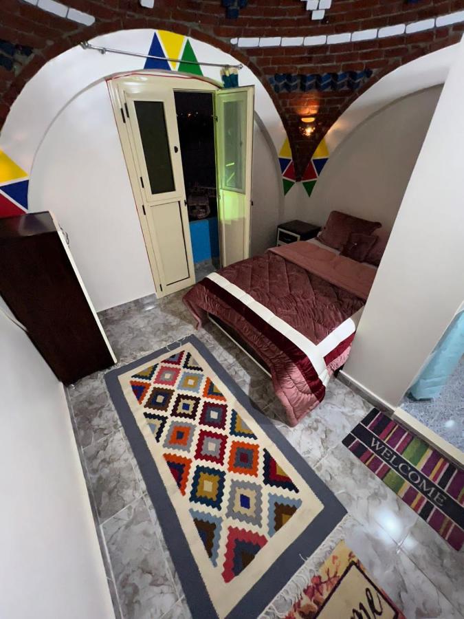Zimmer mit Queensize-Bett und Meerblick