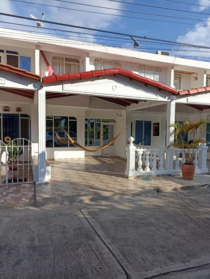 B&B Girardot City - Casa para disfrutar unos días en familia - Bed and Breakfast Girardot City