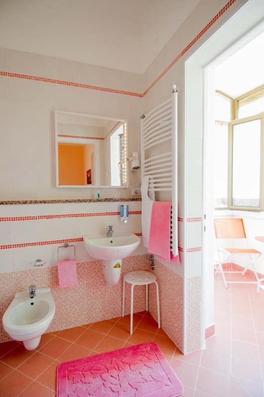 Camera Deluxe Doppia con Letti Singoli