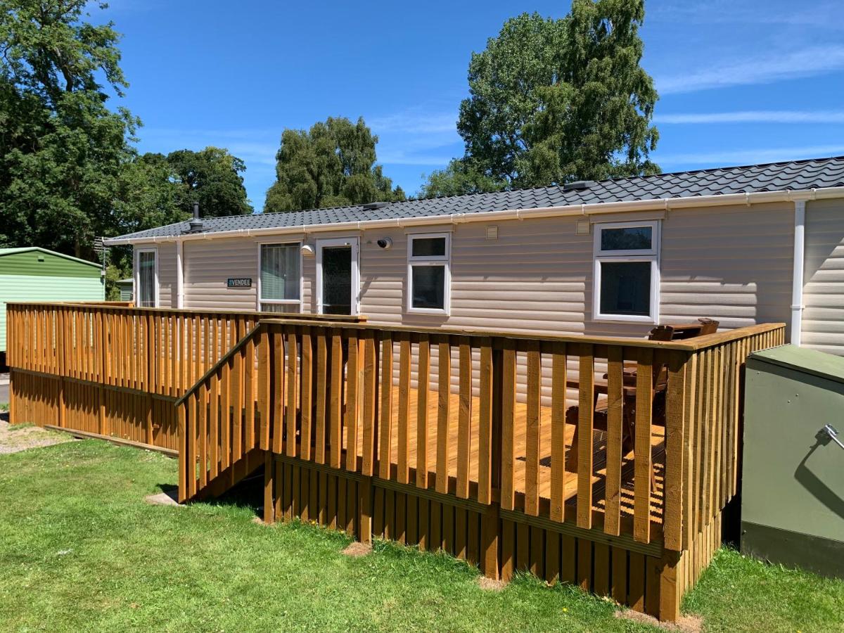 Devine Staycations at 38 Riverside - Bed and Breakfast