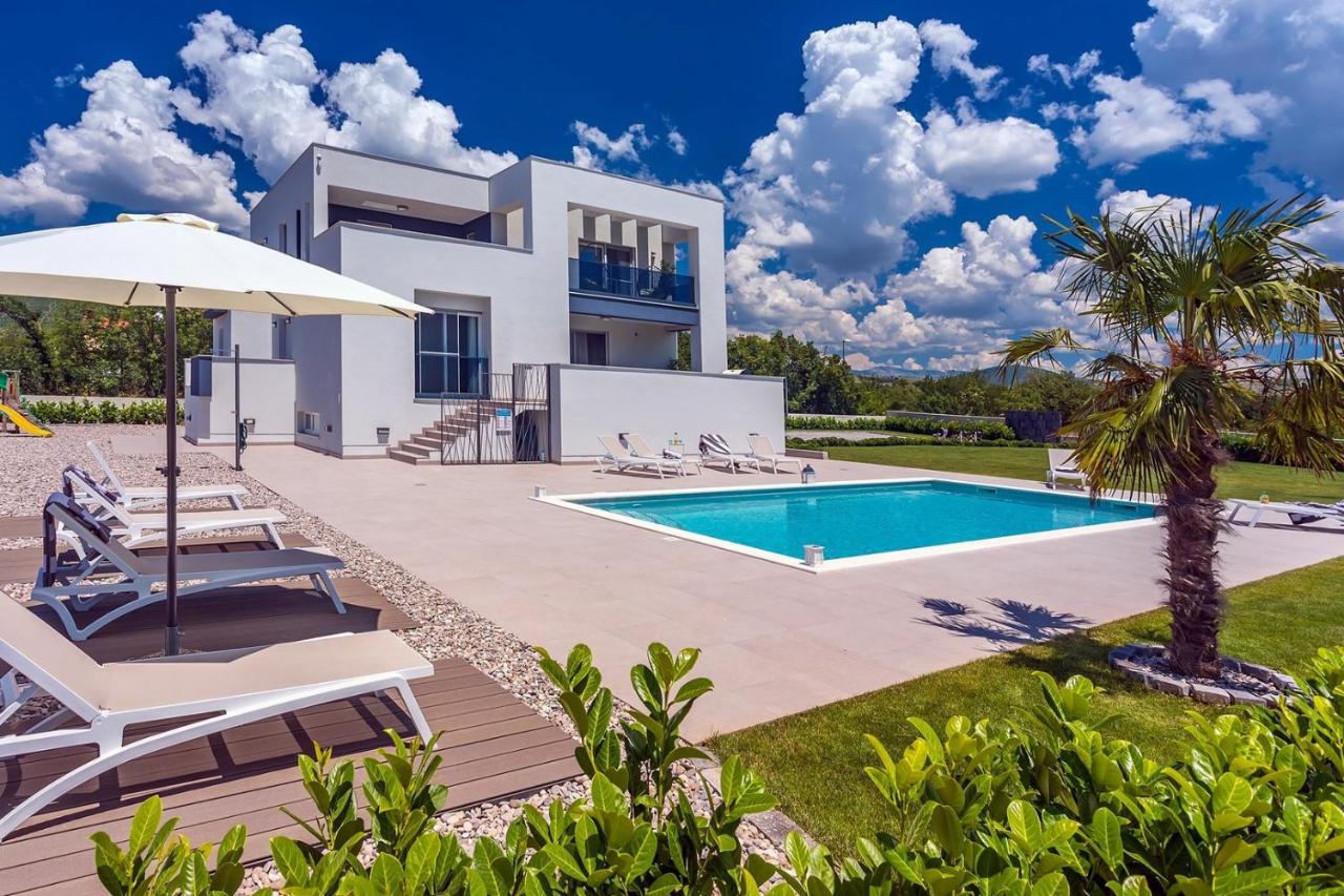 Villa Marijeta exclusive 5 star villa with 50sqm private pool, 6 bedrooms and playroom - B&B