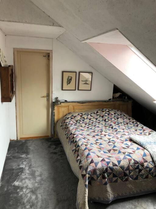 Mysigt men trångt vindsrum i Svinaberga! - Ferienwohnung