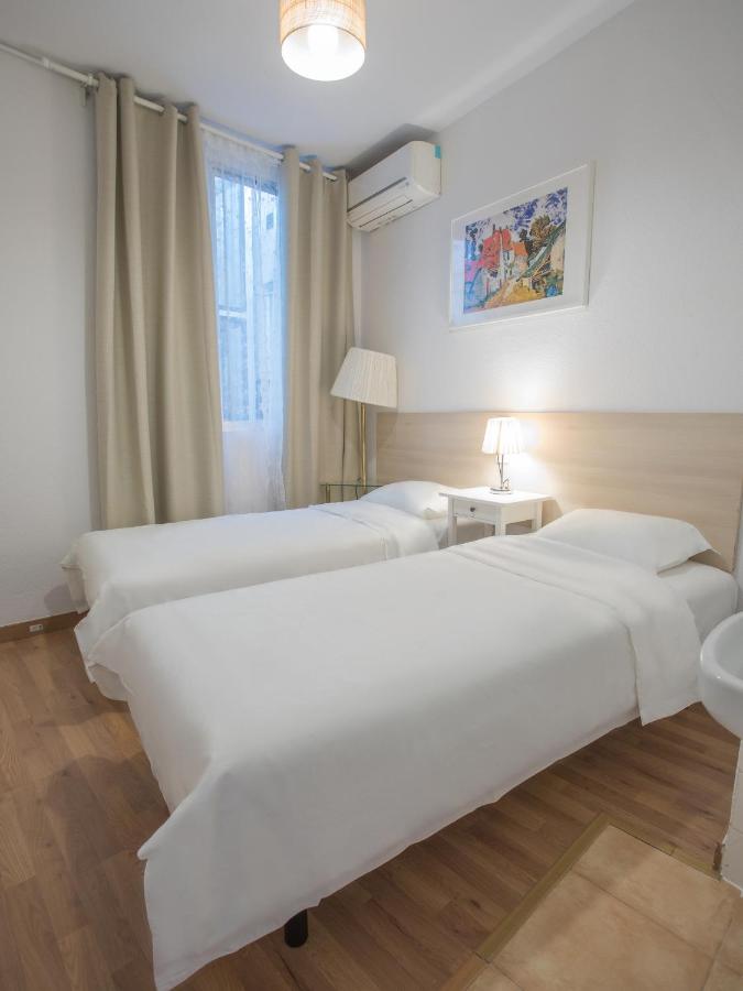 Twin Room with Shared Bathroom