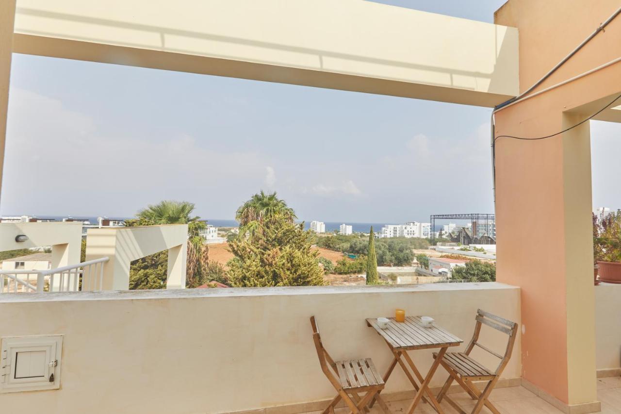 Spectacular Sea View, private jacuzzi & table pool - B&B