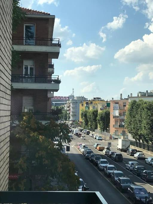 Zeus-08: Splendido monolocale, zona San Siro - B&B Milano