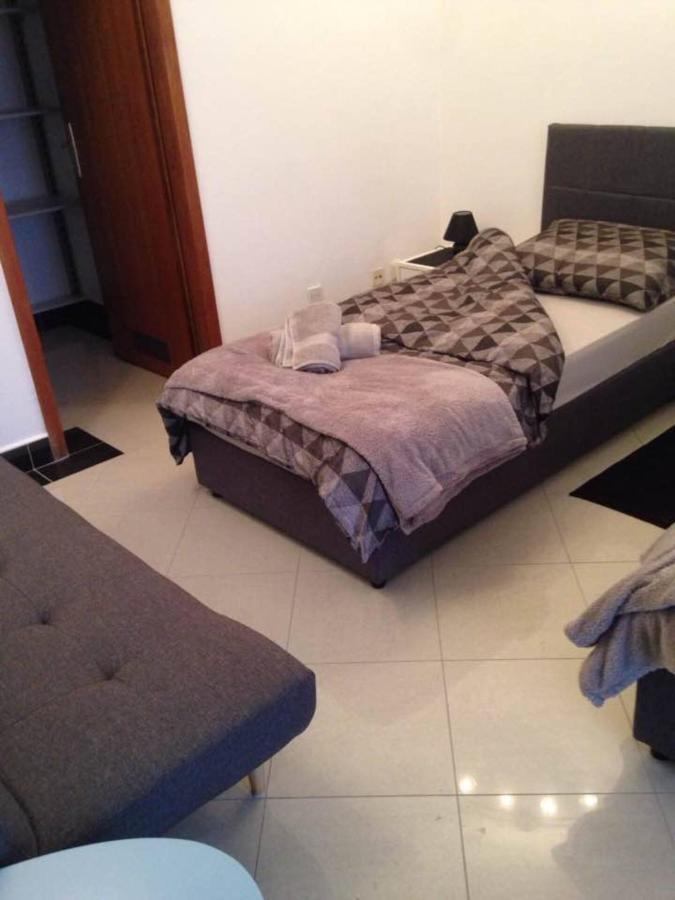 Monolocale con Divano-Letto