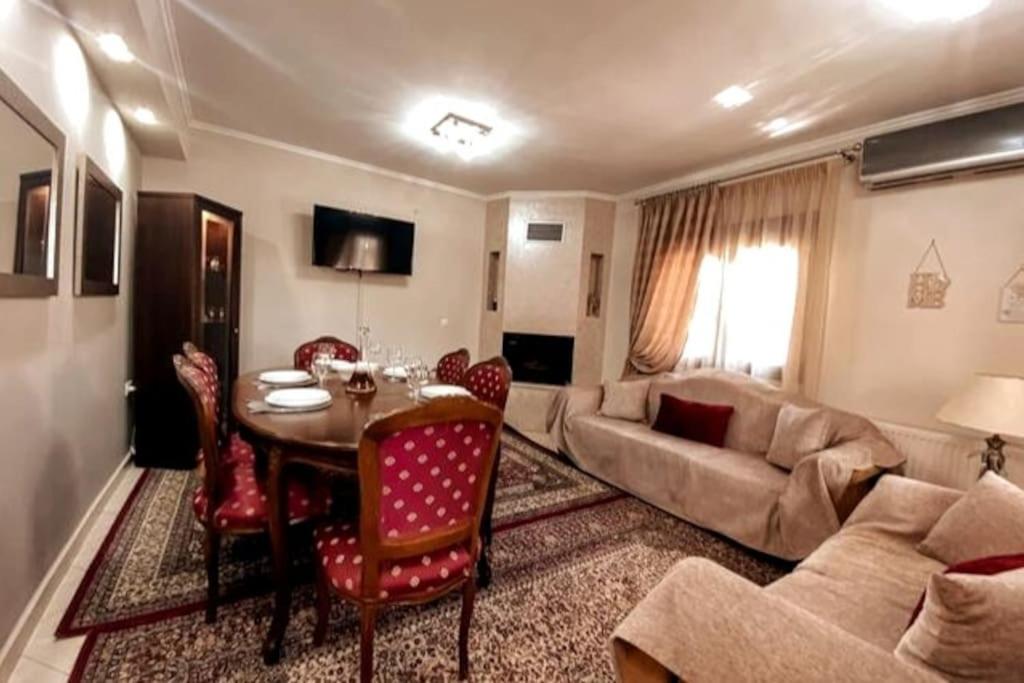 Appartamento con 2 Camere da Letto