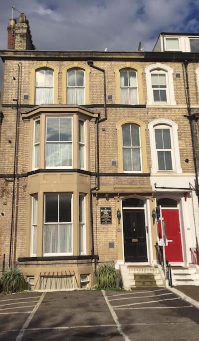 Scoresby's - 2-bedroom apartment with parking - B&B