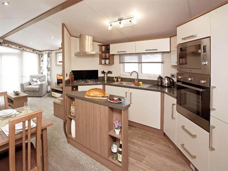 Family breaks at Rockley Park with Prosecco and a box of chocolates on arrival - Bed and Breakfast