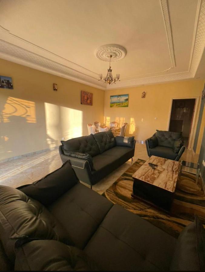 Primeshare Luxury Apartments Ebang - Swimming Pool, Snack, Sports, & Tech Center - B&B Yaoundé