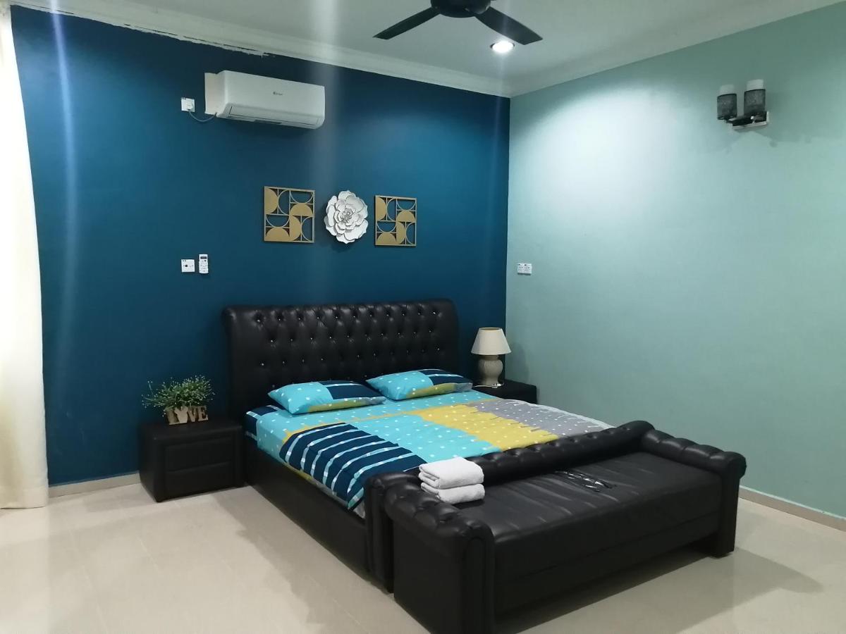 Oilclique By The Sea Guesthouse - Ferienwohnung Dungun