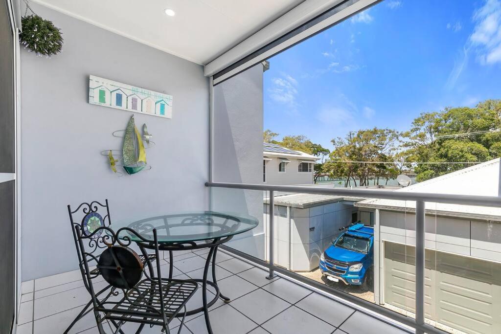 Smooth Sailing -Modern 2 bedroom apartment! - B&B Bulwer