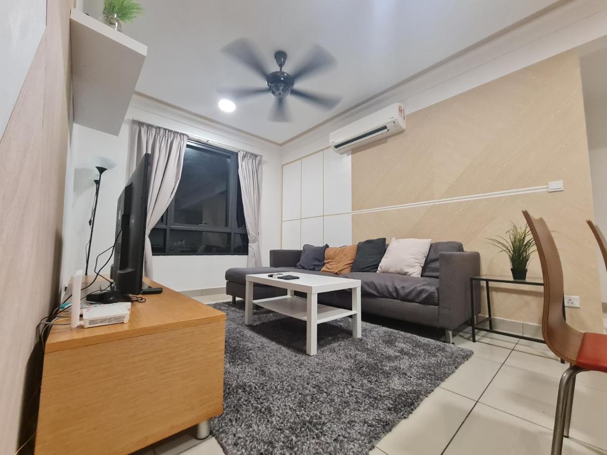 Lovely 3-Bedroom Serviced Apartment @ Cyberjaya - B&B Cyberjaya