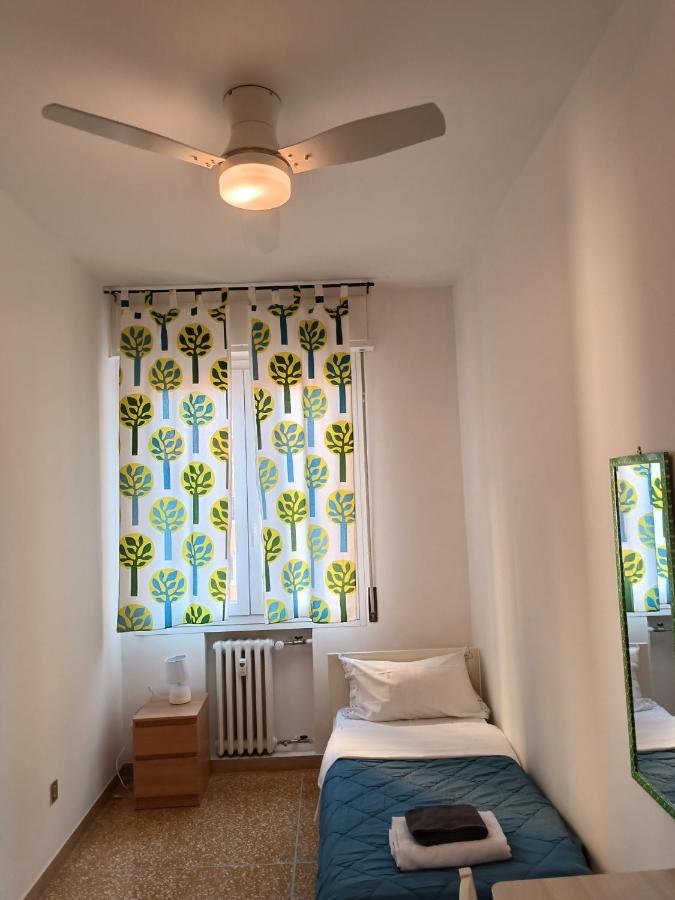 Chambre Lits Jumeaux avec Salle de Bains Commune