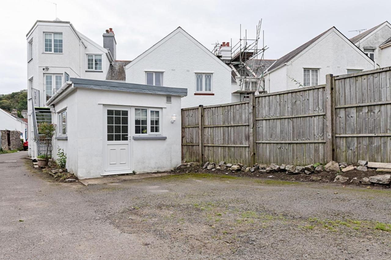Sea Salt and Serenity-2 bedroom flat in The Mumbles-free parking - Chambres d’hôtes Mumbles
