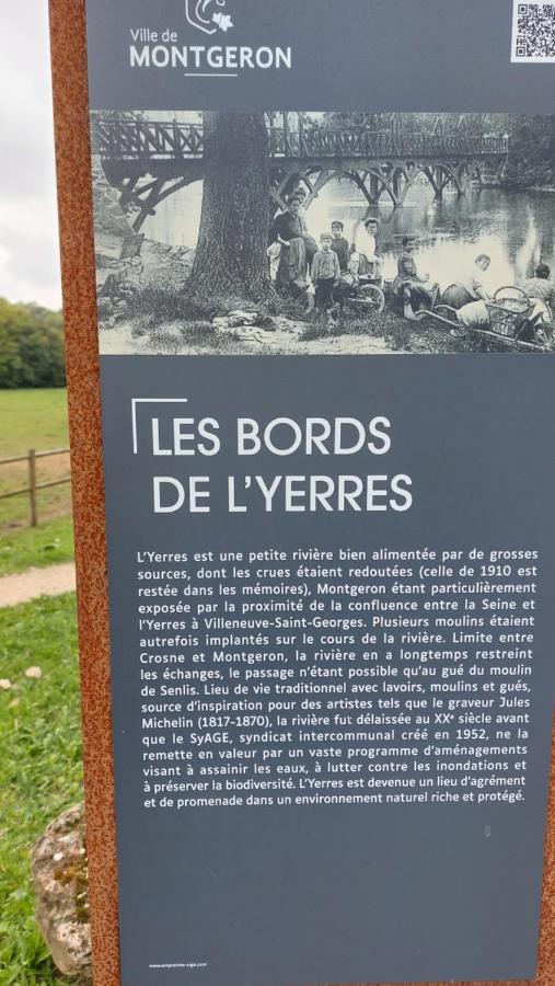 Jacuzzi avec vue sur la rivière l'Yerres - Chambres d’hôtes