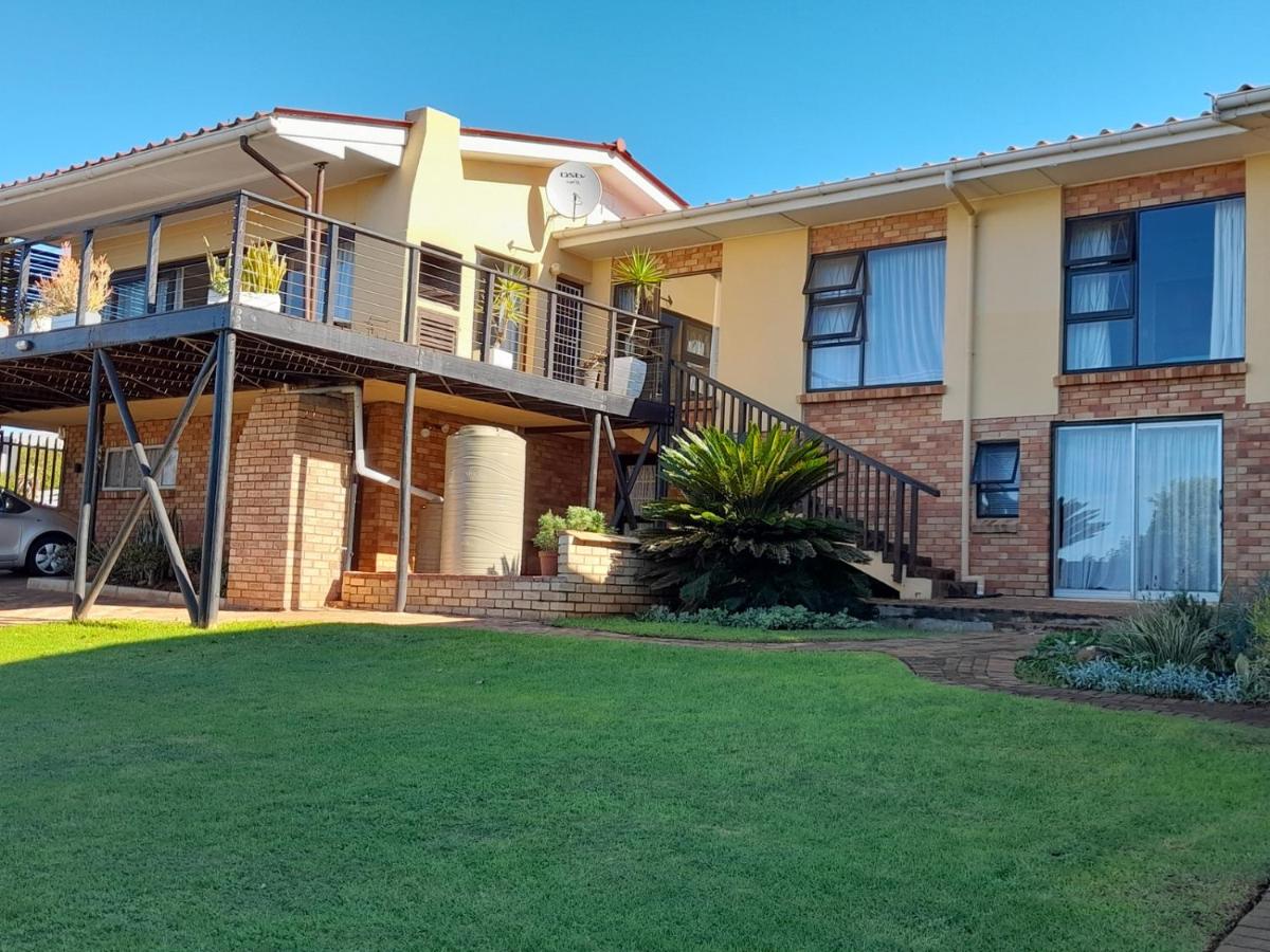 Main at Casa Esda - Bed and Breakfast Jeffreys Bay