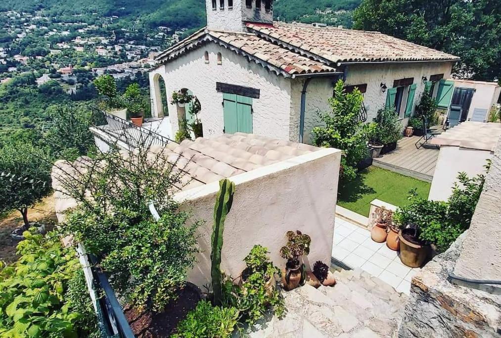 Charmant haut de villa - B&B