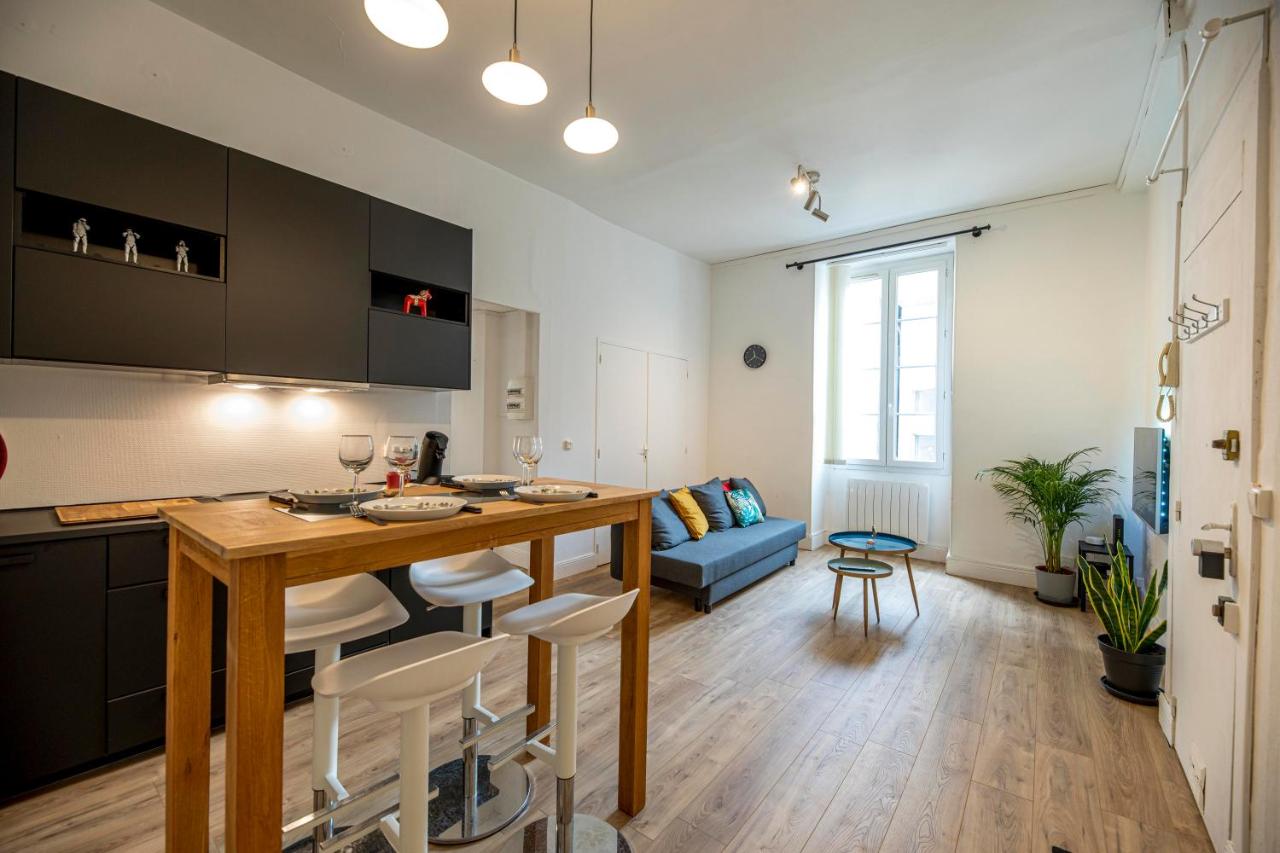 Wonderhost, coeur de ville, magnifique appartement avec parking - B&B Pau