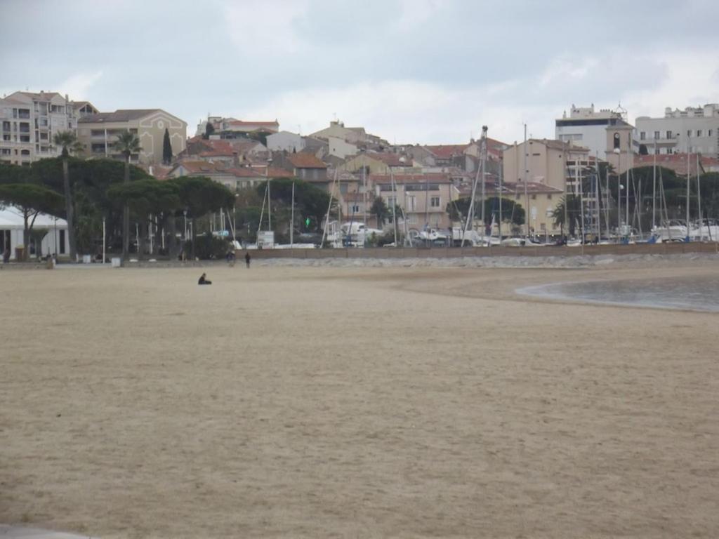 Appartement spacieux et calme classé 4 etoiles, à 300m de la mer - Chambres d'hôtes Sainte-Maxime