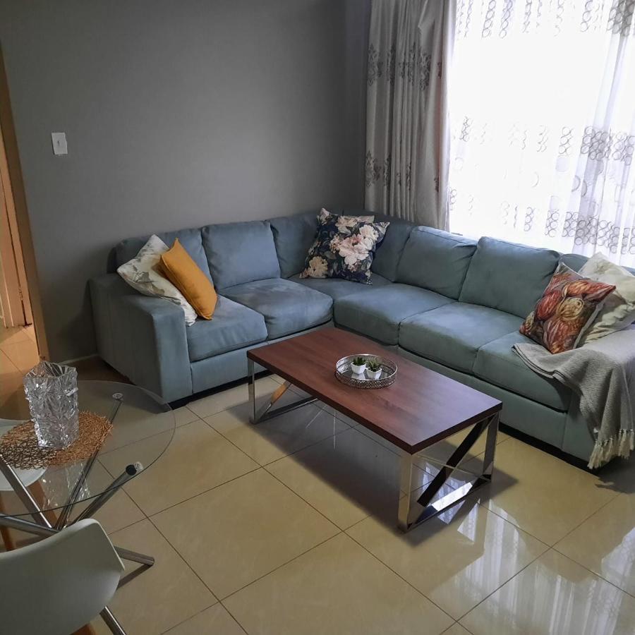 B&B Durban - Esihle's Guest House - Bed and Breakfast Durban