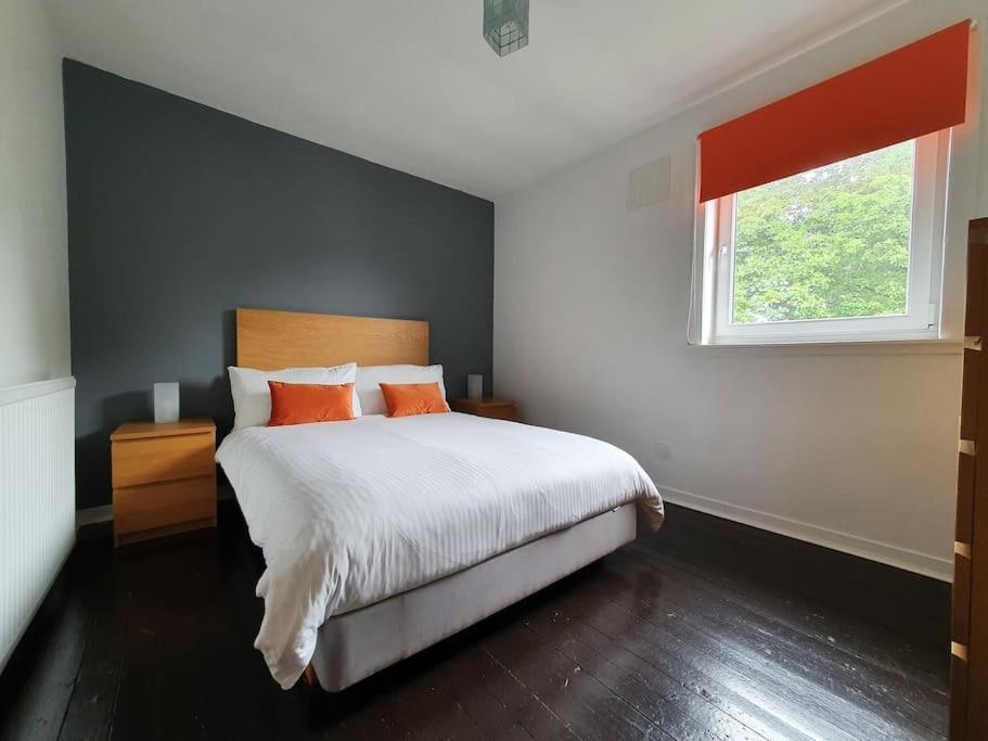 B&B Aberdeen - 2 Bedroom, free parking & Netflix near hospitals - Bed and Breakfast Aberdeen