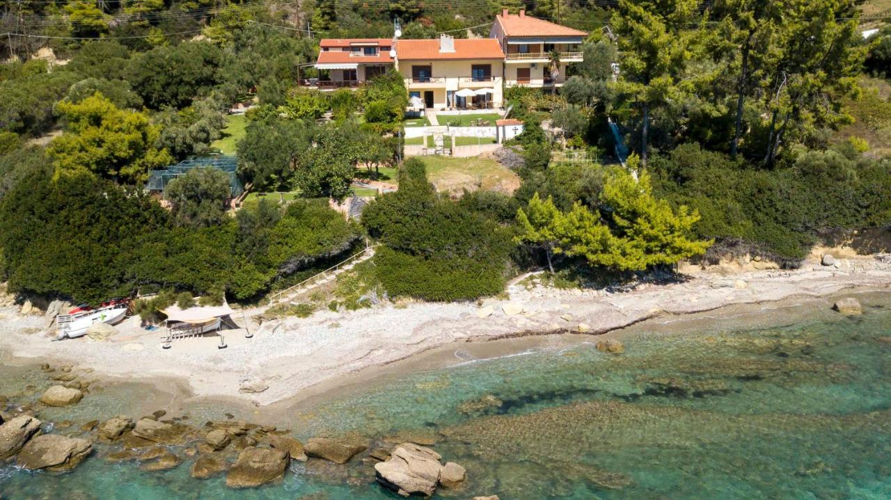 B&B Poseidi - Beachfront Villa Posidi - Bed and Breakfast Poseidi