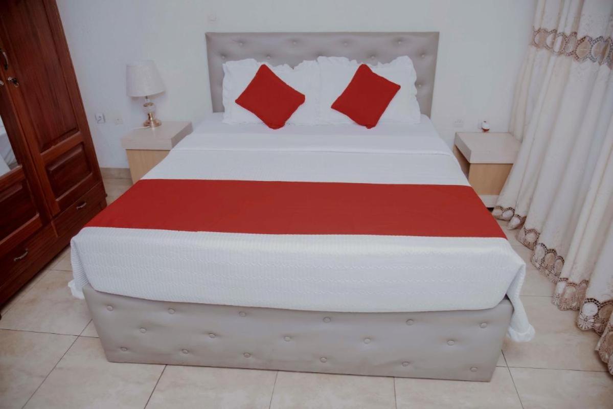 B&B Kigali - Room in BB - Martin Aviator Hotel - Bed and Breakfast Kigali