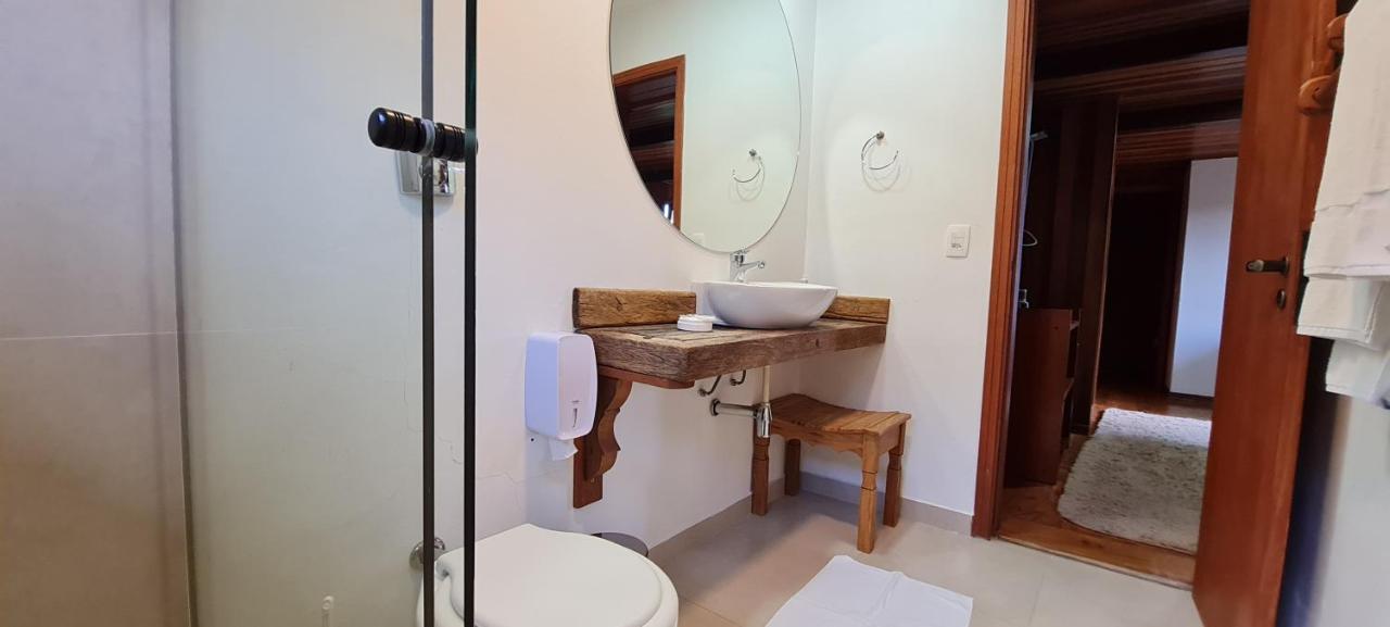 Camera Matrimoniale con Vista Montagna