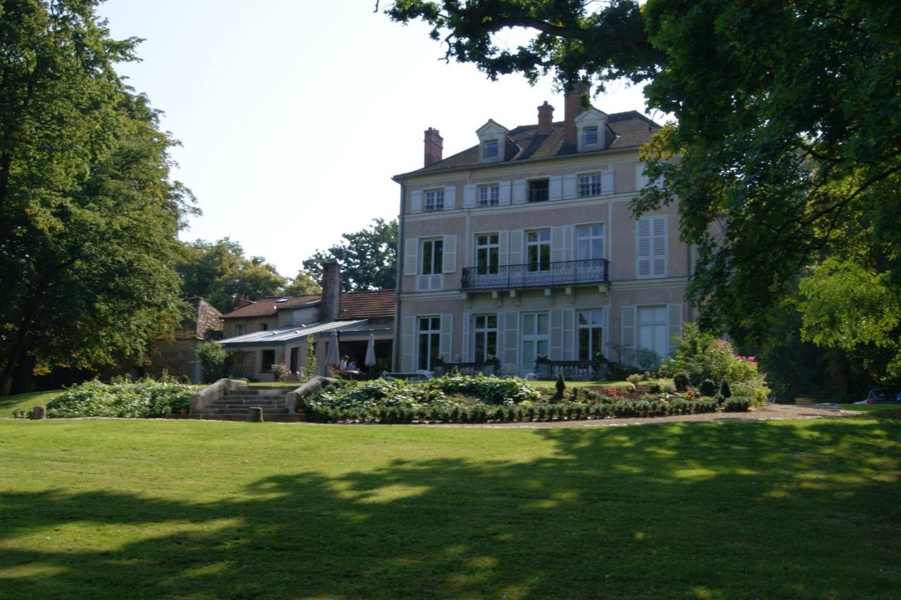 B&B Bures-sur-Yvette - Le Chateau De La Vierge - Bed and Breakfast Bures-sur-Yvette