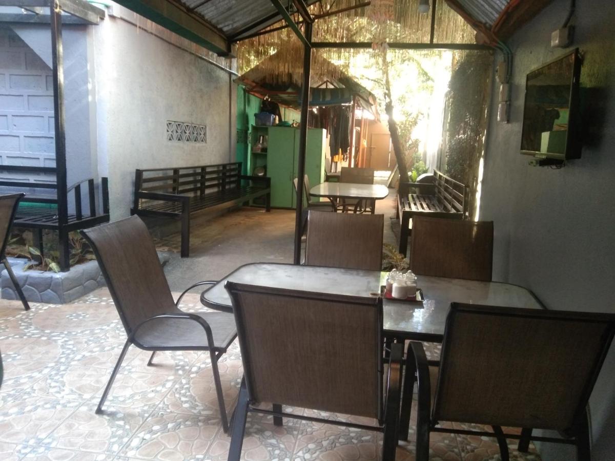 Santimart Backpackers Coron - B&B Coron