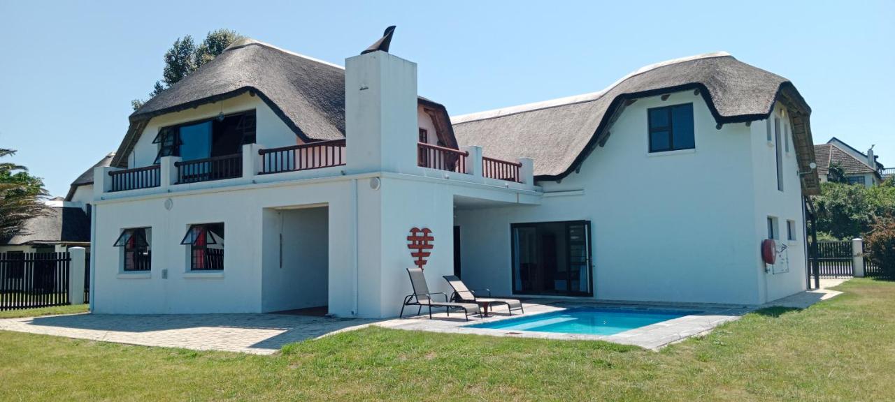 B&B St. Francis Bay - Whole House! Sleeps 6 with Solar Power and Pool - Bed and Breakfast St. Francis Bay