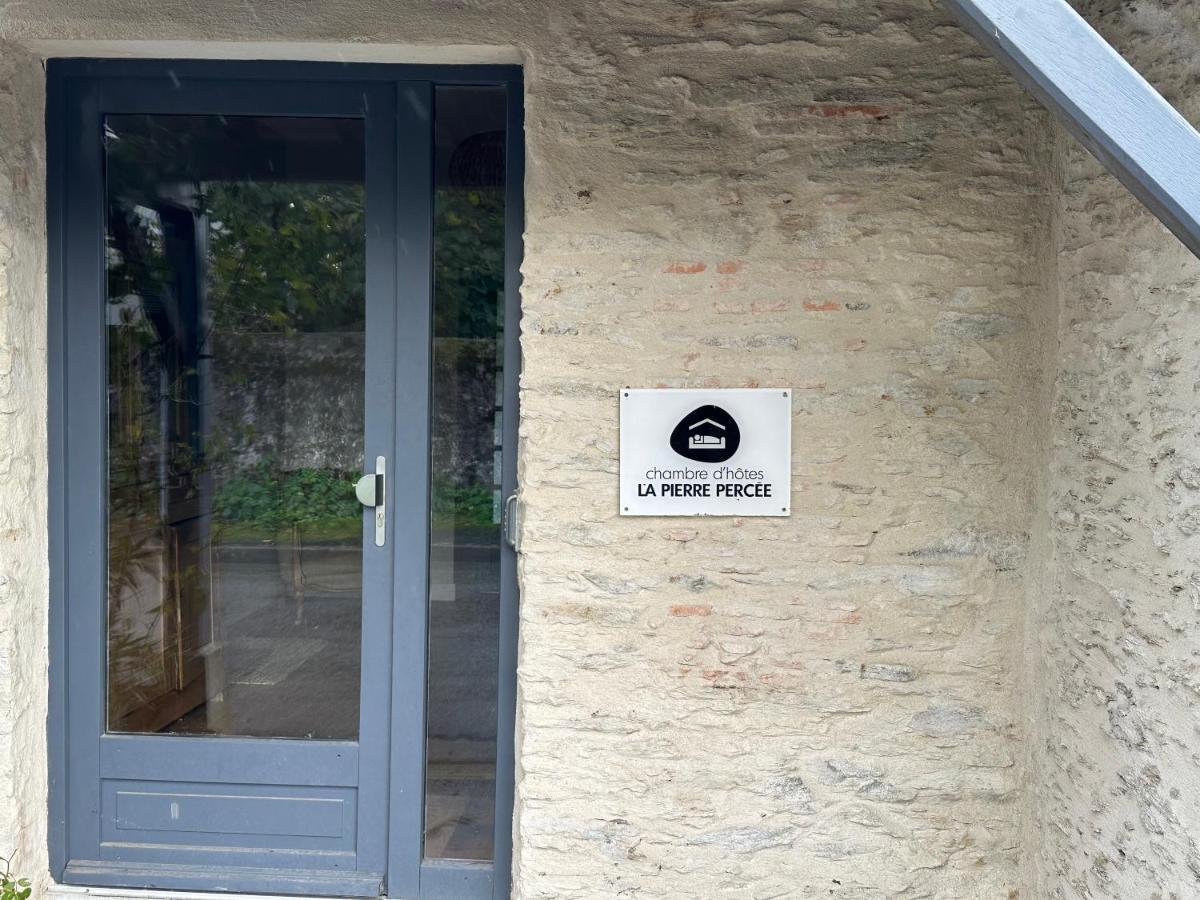 La Pierre Percée - accès digicode - B&B