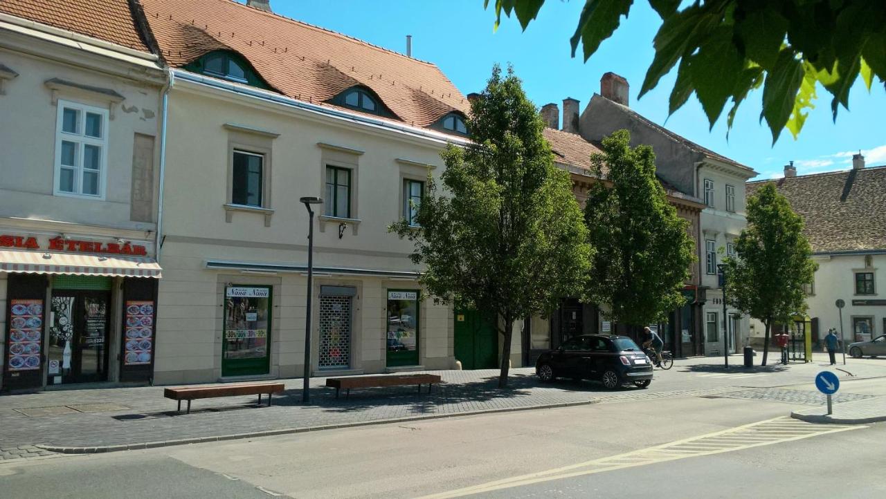 B&B Sopron - Belváros Apartmanház Sopron - Bed and Breakfast Sopron